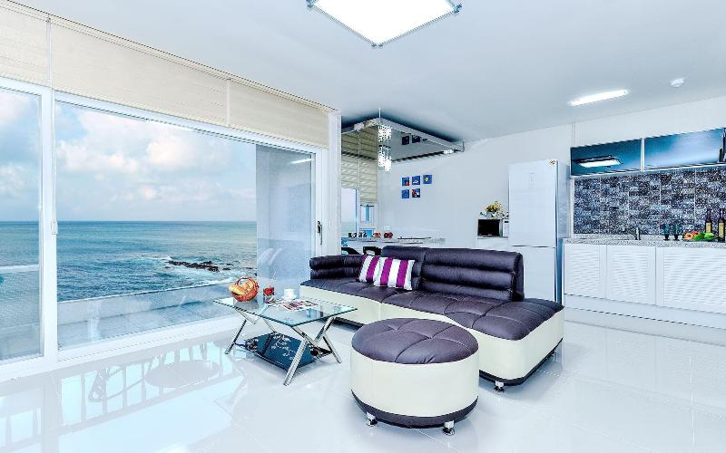 Pohang Pinewave Sea & Spa Pension image