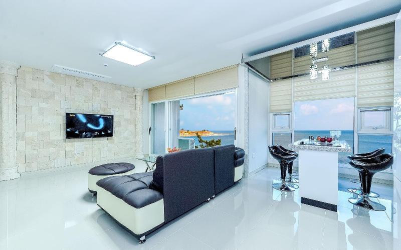 Pohang Pinewave Sea & Spa Pension image
