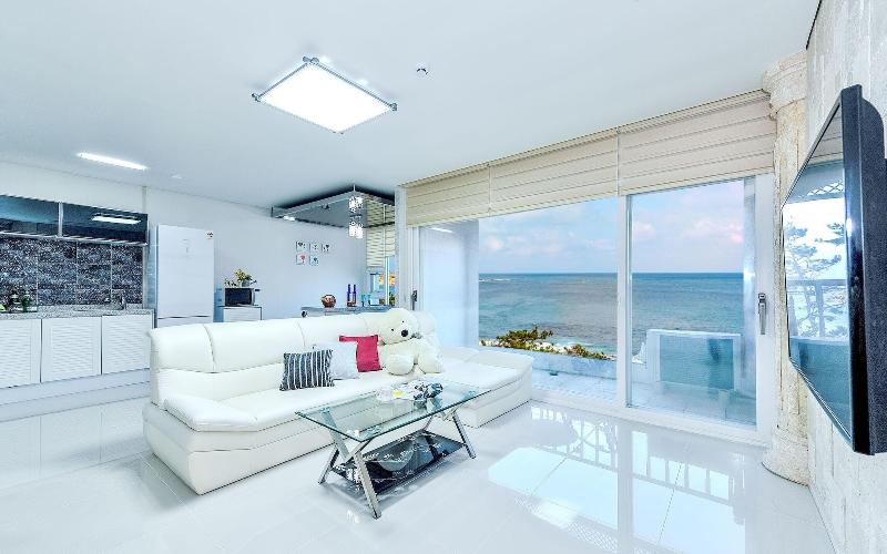 Pohang Pinewave Sea & Spa Pension image