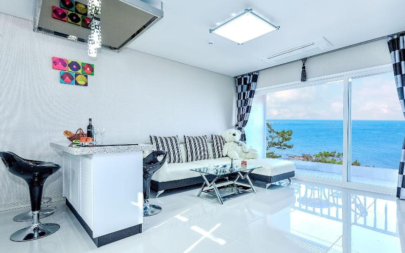 Pohang Pinewave Sea & Spa Pension image