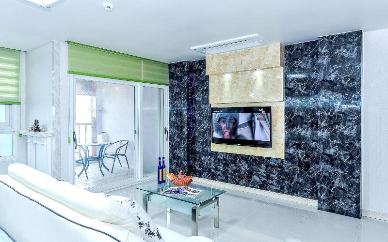 Pohang Pinewave Sea & Spa Pension image