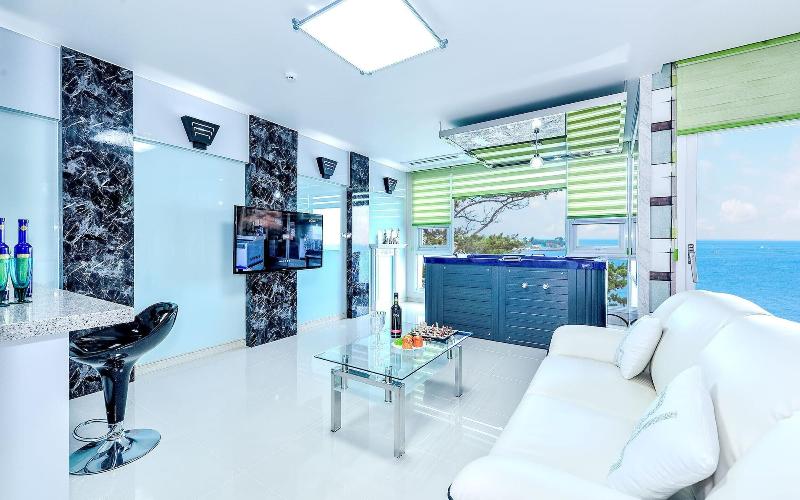 Pohang Pinewave Sea & Spa Pension image