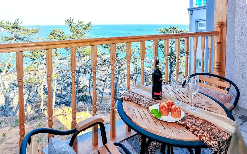 Pohang Pinewave Sea & Spa Pension image
