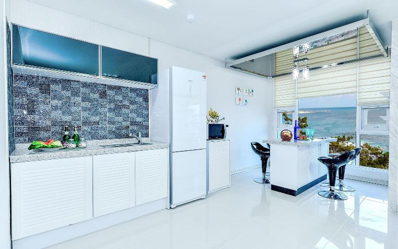 Pohang Pinewave Sea & Spa Pension image