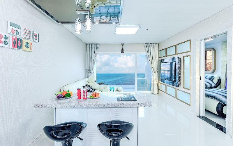 Pohang Pinewave Sea & Spa Pension image