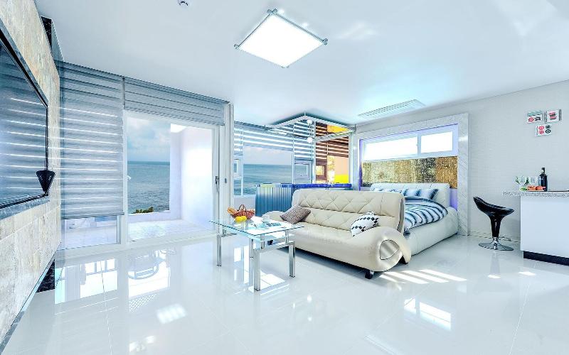 Pohang Pinewave Sea & Spa Pension image