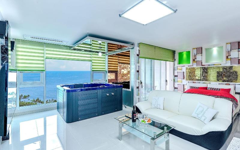 Pohang Pinewave Sea & Spa Pension image