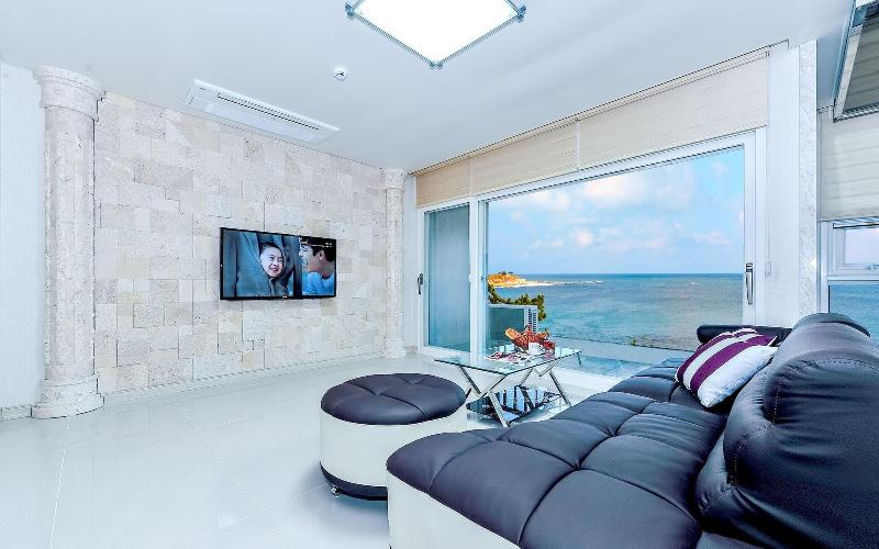 Pohang Pinewave Sea & Spa Pension image
