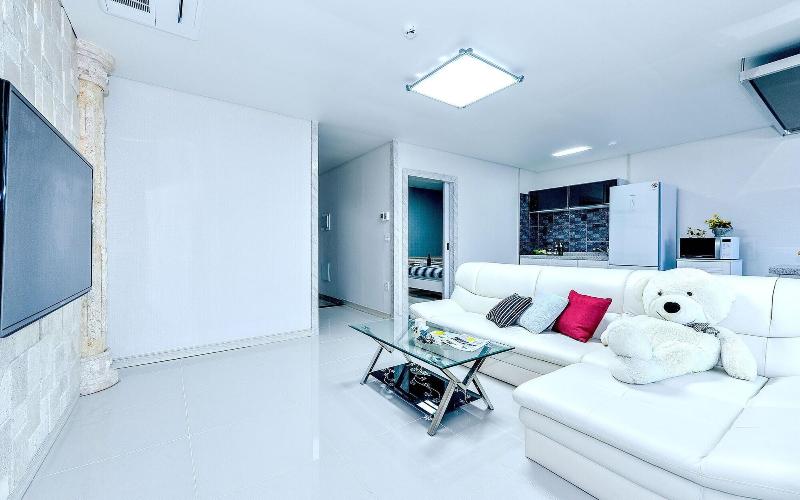Pohang Pinewave Sea & Spa Pension image