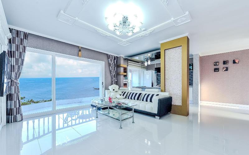 Pohang Pinewave Sea & Spa Pension image
