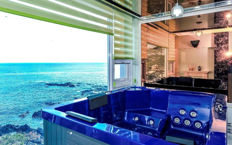 Pohang Pinewave Sea & Spa Pension image