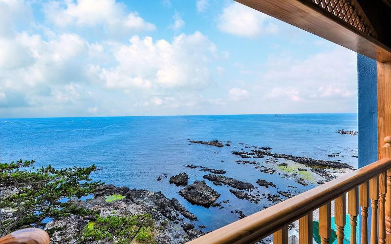 Pohang Pinewave Sea & Spa Pension image