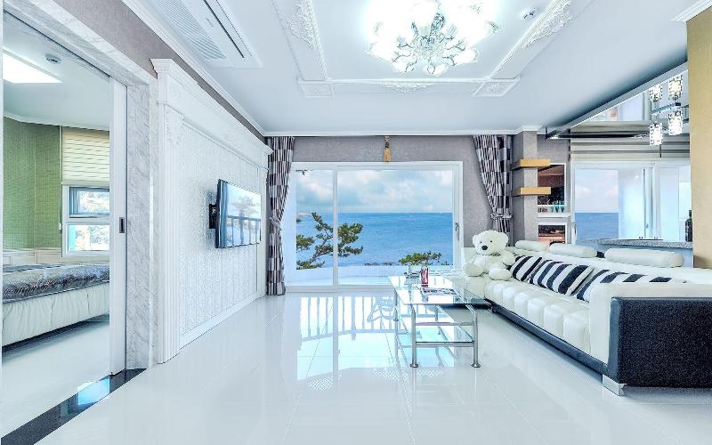 Pohang Pinewave Sea & Spa Pension image