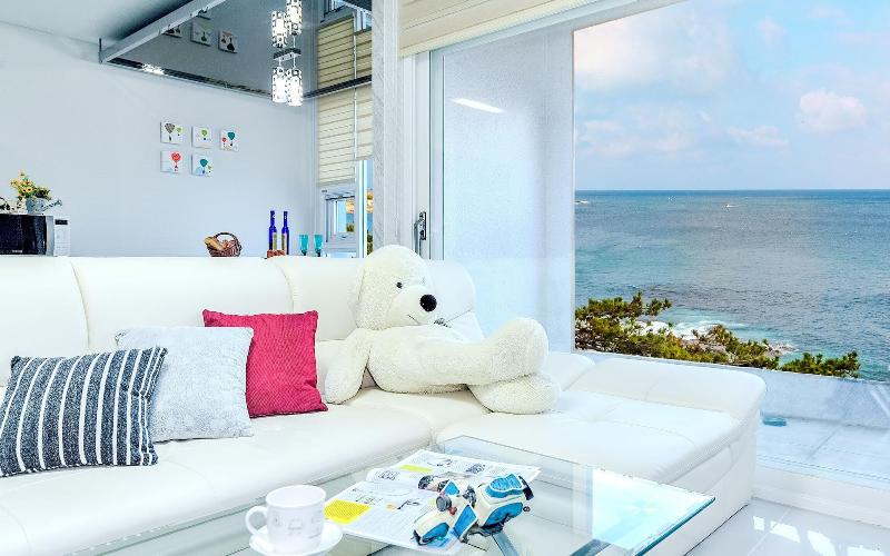 Pohang Pinewave Sea & Spa Pension image
