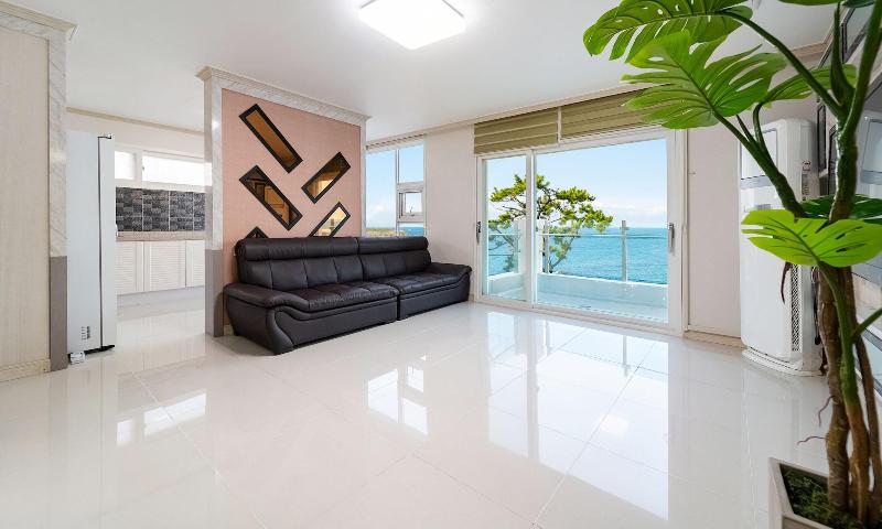 Pohang Pinewave Sea & Spa Pension image