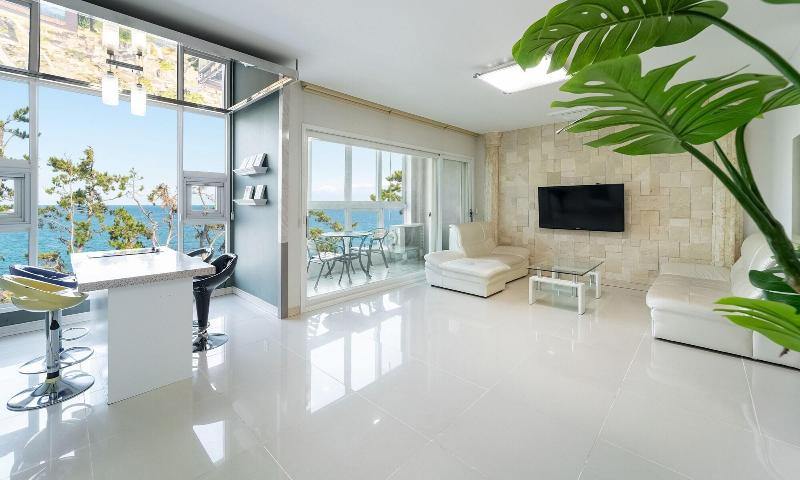 Pohang Pinewave Sea & Spa Pension image