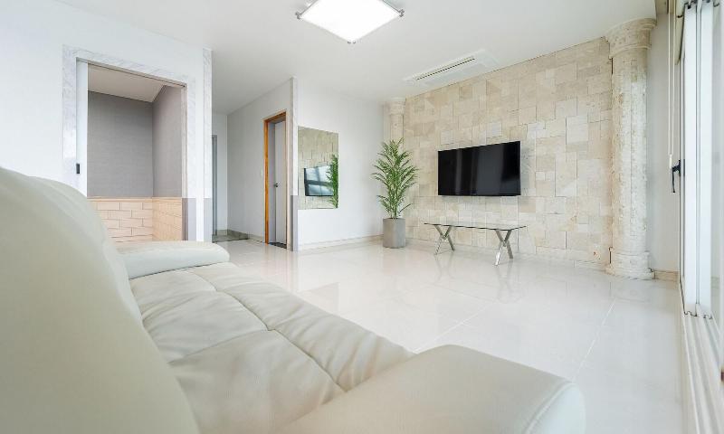 Pohang Pinewave Sea & Spa Pension image