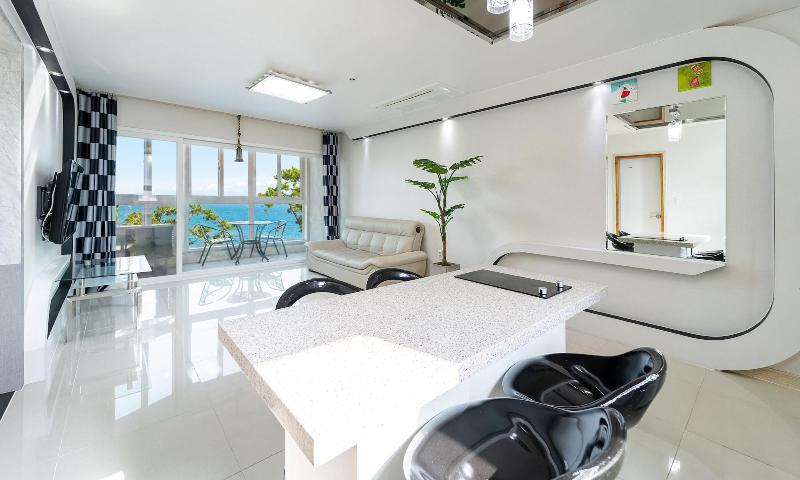 Pohang Pinewave Sea & Spa Pension image
