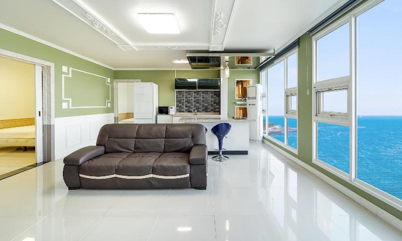 Pohang Pinewave Sea & Spa Pension image