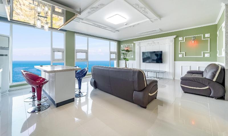 Pohang Pinewave Sea & Spa Pension image