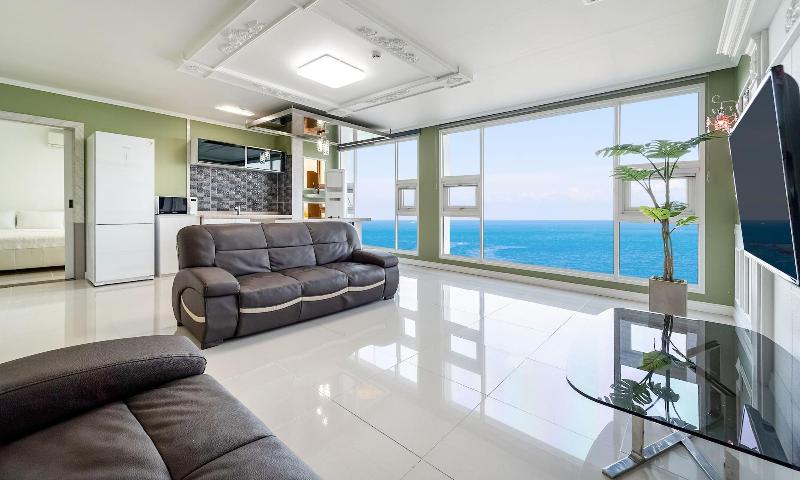 Pohang Pinewave Sea & Spa Pension image