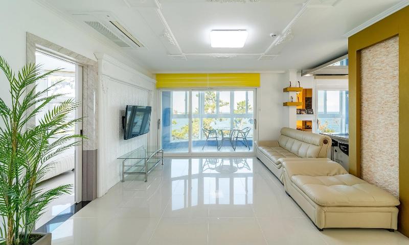 Pohang Pinewave Sea & Spa Pension image
