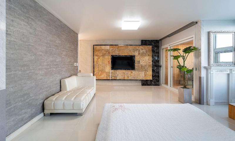 Pohang Pinewave Sea & Spa Pension image