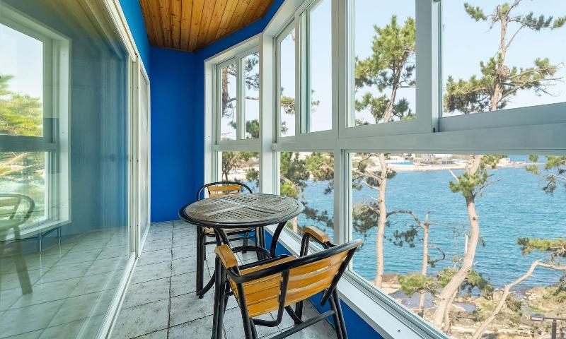 Pohang Pinewave Sea & Spa Pension image