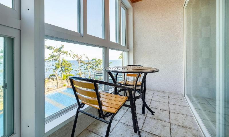 Pohang Pinewave Sea & Spa Pension image