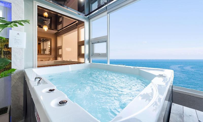 Pohang Pinewave Sea & Spa Pension image