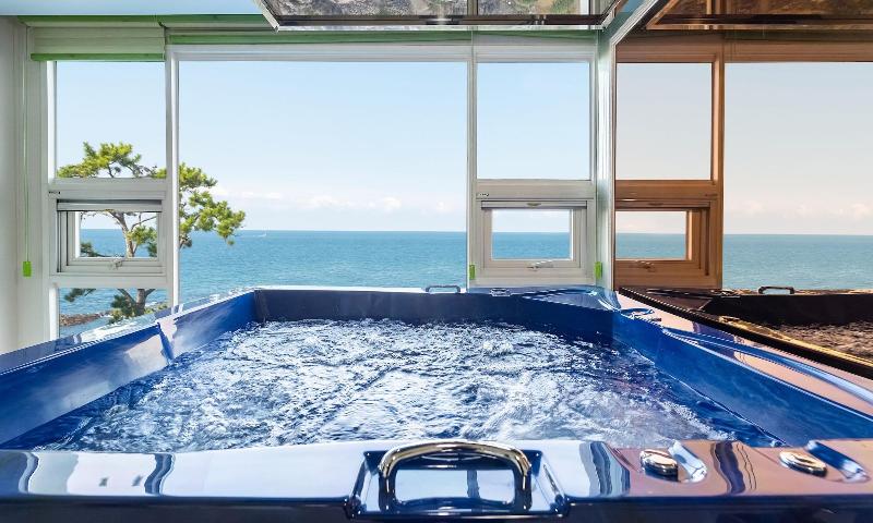 Pohang Pinewave Sea & Spa Pension image