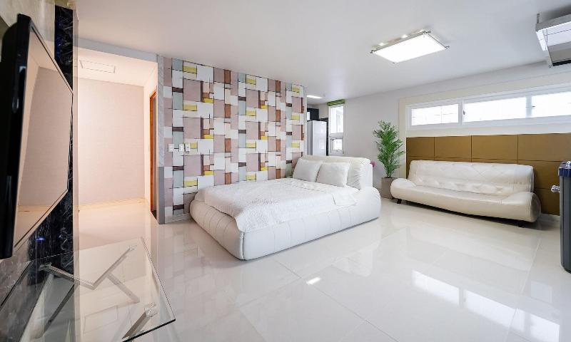 Pohang Pinewave Sea & Spa Pension image