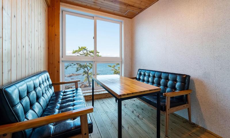 Pohang Pinewave Sea & Spa Pension image