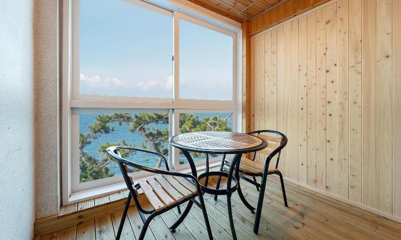 Pohang Pinewave Sea & Spa Pension image