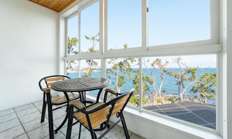 Pohang Pinewave Sea & Spa Pension image