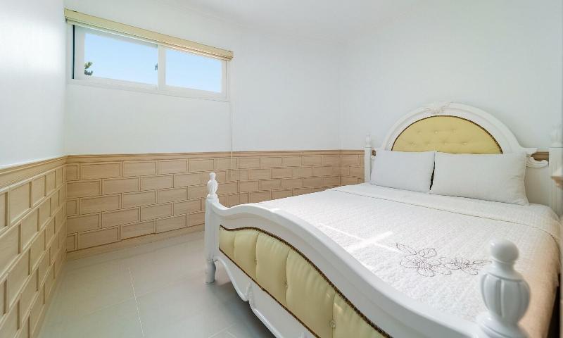 Pohang Pinewave Sea & Spa Pension image