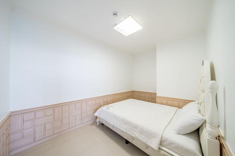 Pohang Pinewave Sea & Spa Pension image