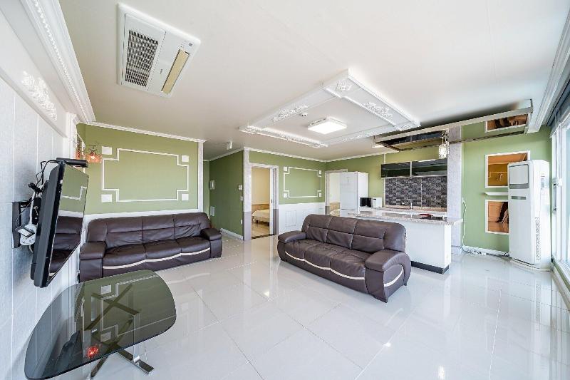 Pohang Pinewave Sea & Spa Pension image