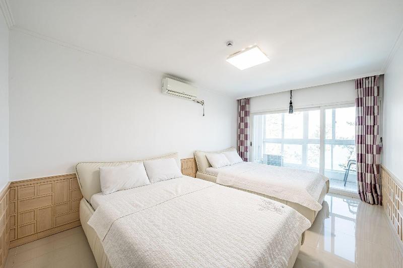 Pohang Pinewave Sea & Spa Pension image