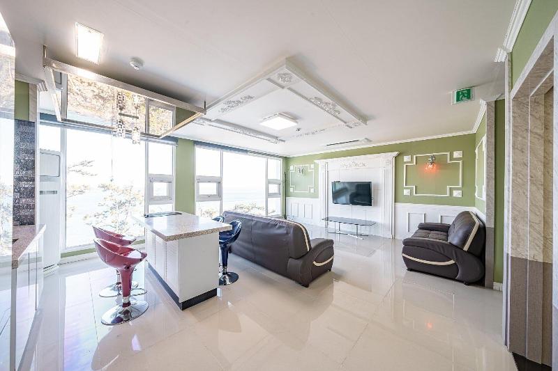 Pohang Pinewave Sea & Spa Pension image
