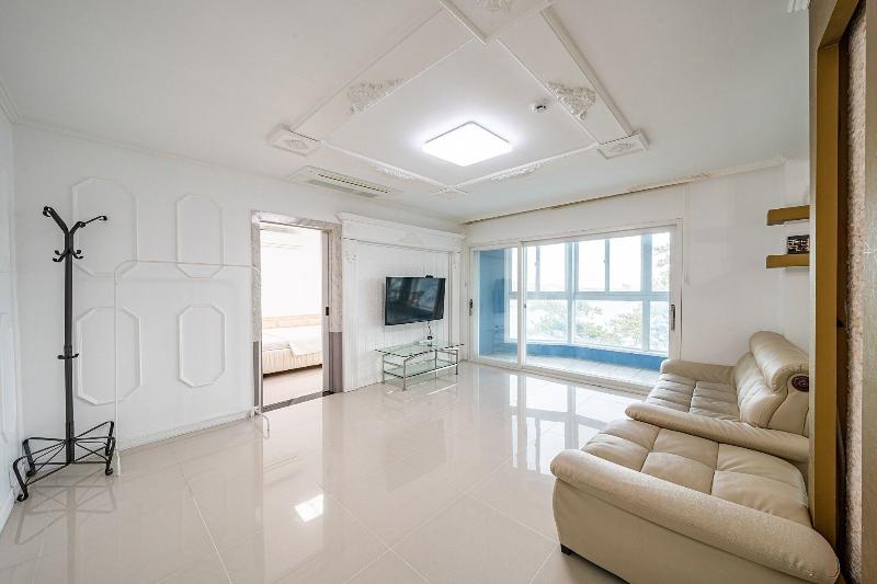 Pohang Pinewave Sea & Spa Pension image