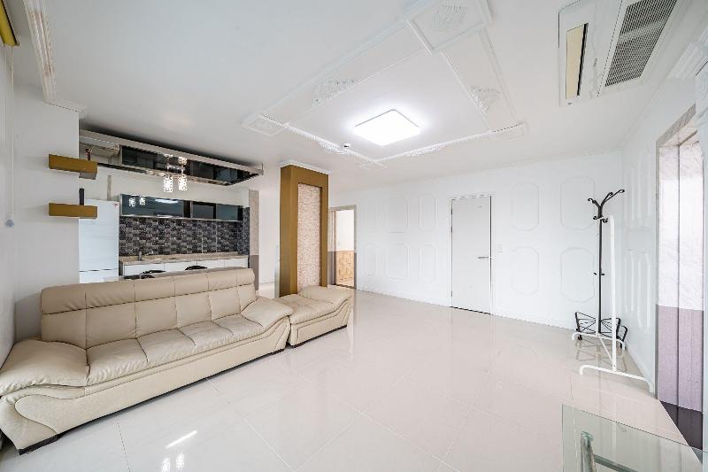 Pohang Pinewave Sea & Spa Pension image