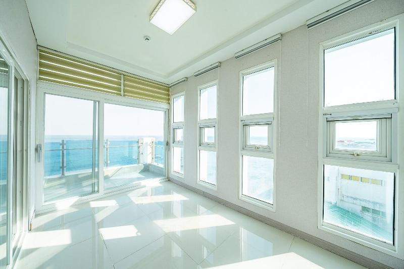 Pohang Pinewave Sea & Spa Pension image