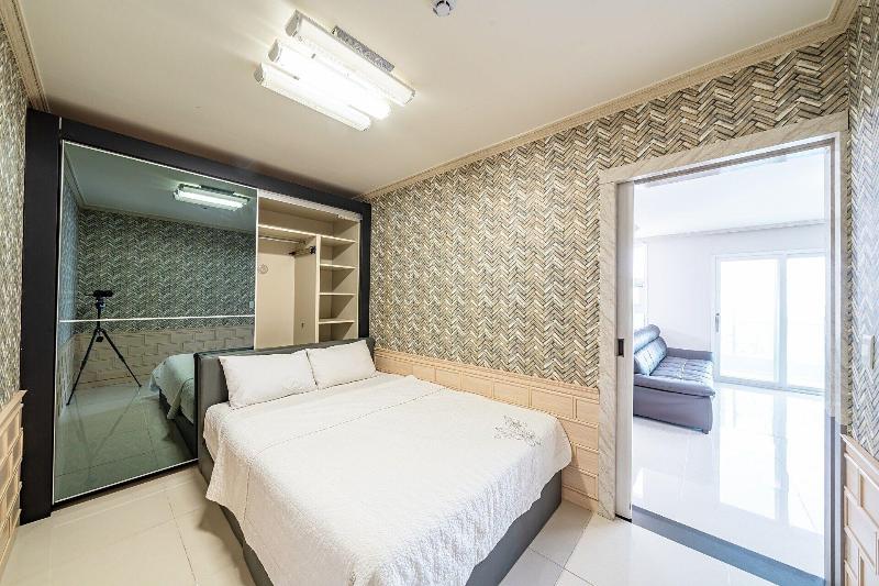 Pohang Pinewave Sea & Spa Pension image