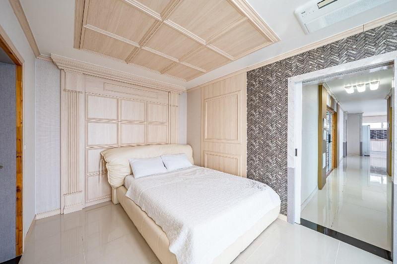 Pohang Pinewave Sea & Spa Pension image