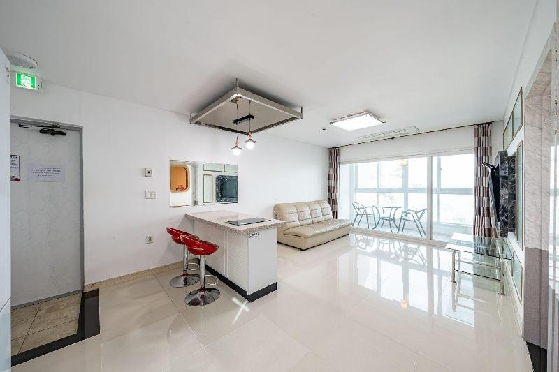 Pohang Pinewave Sea & Spa Pension image