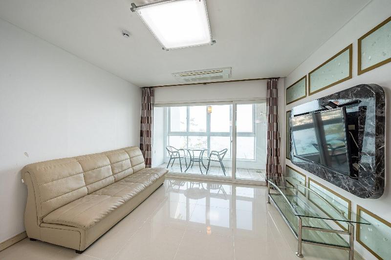 Pohang Pinewave Sea & Spa Pension image