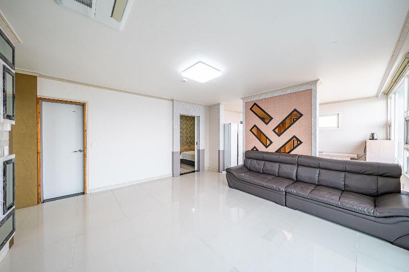 Pohang Pinewave Sea & Spa Pension image