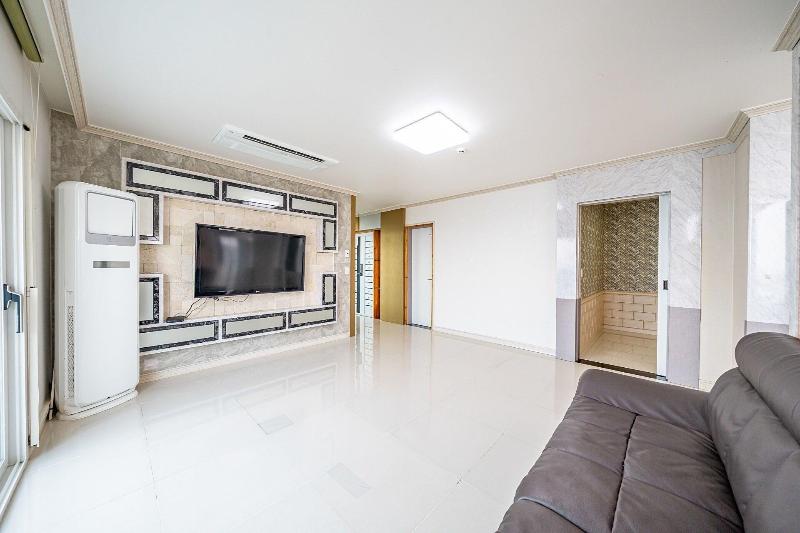 Pohang Pinewave Sea & Spa Pension image