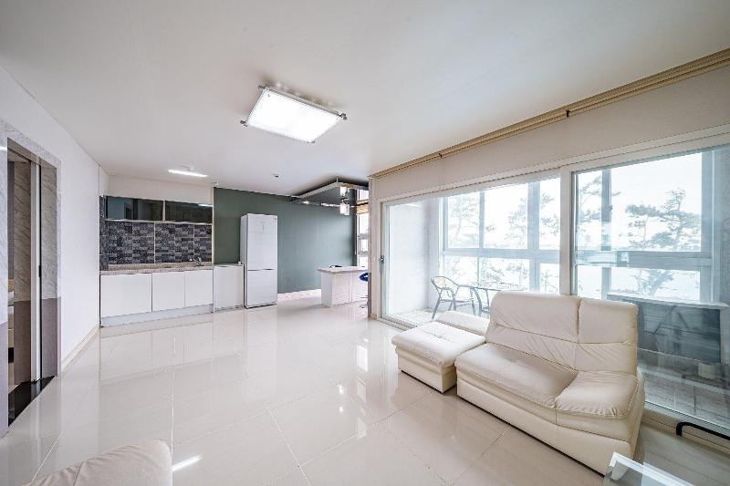 Pohang Pinewave Sea & Spa Pension image